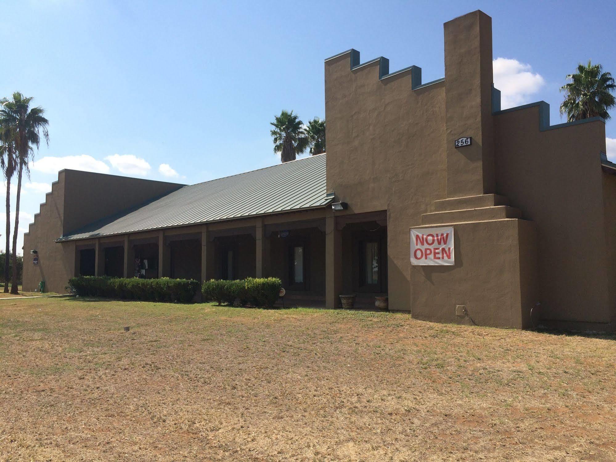 Frio Inn Pearsall Exterior photo